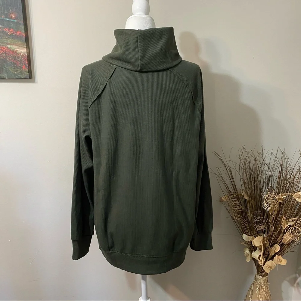 Eddie Bauer Women's Cowl Neck Shirt M Top EUC - Picture 3 of 12